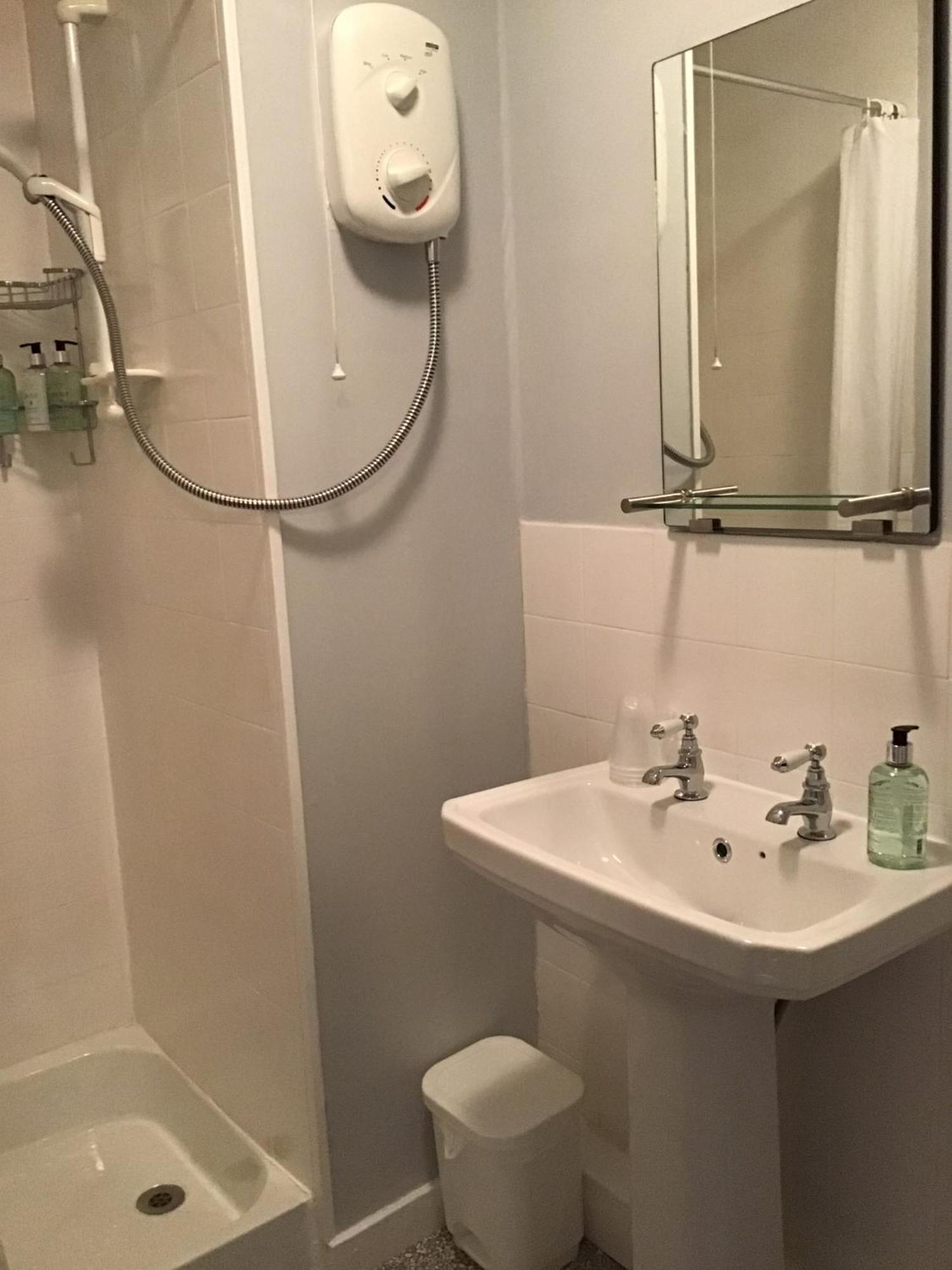 Comelybank Guesthouse Крийф Екстериор снимка