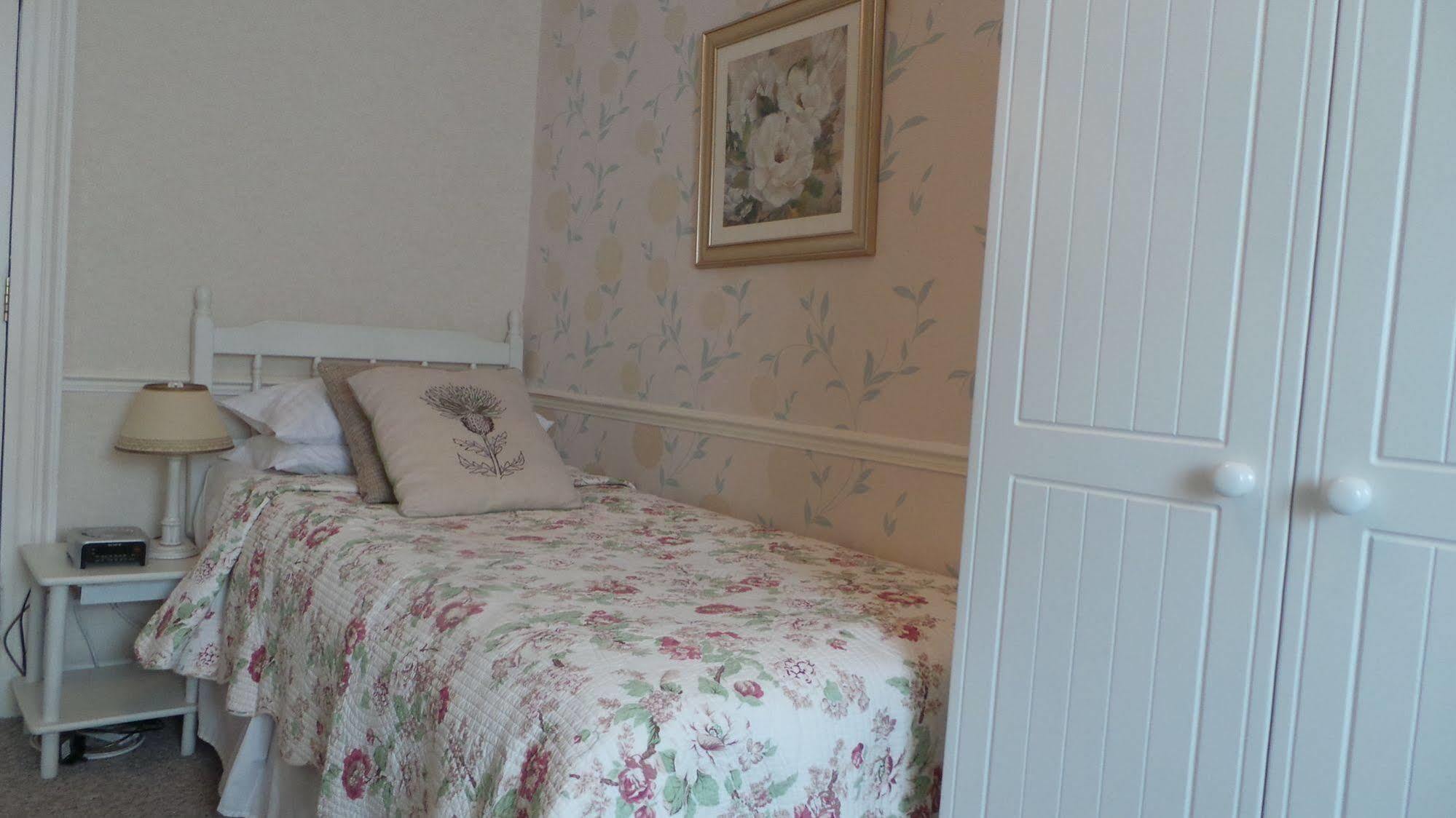 Comelybank Guesthouse Крийф Екстериор снимка