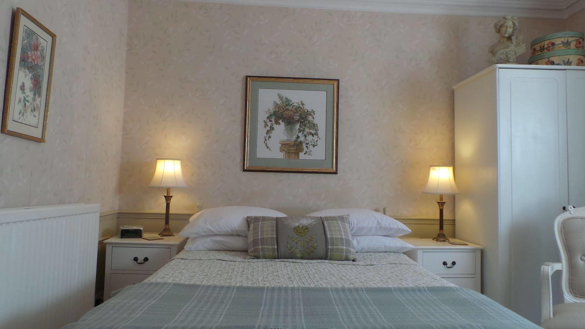 Comelybank Guesthouse Крийф Екстериор снимка