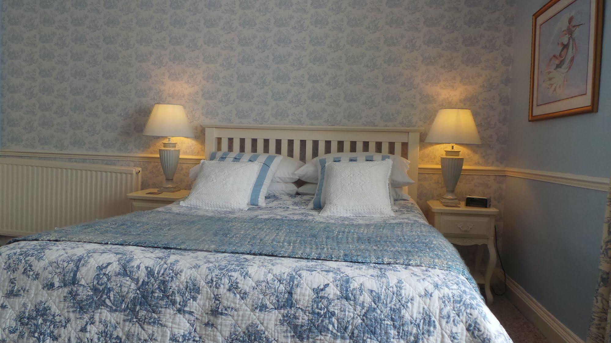 Comelybank Guesthouse Крийф Екстериор снимка