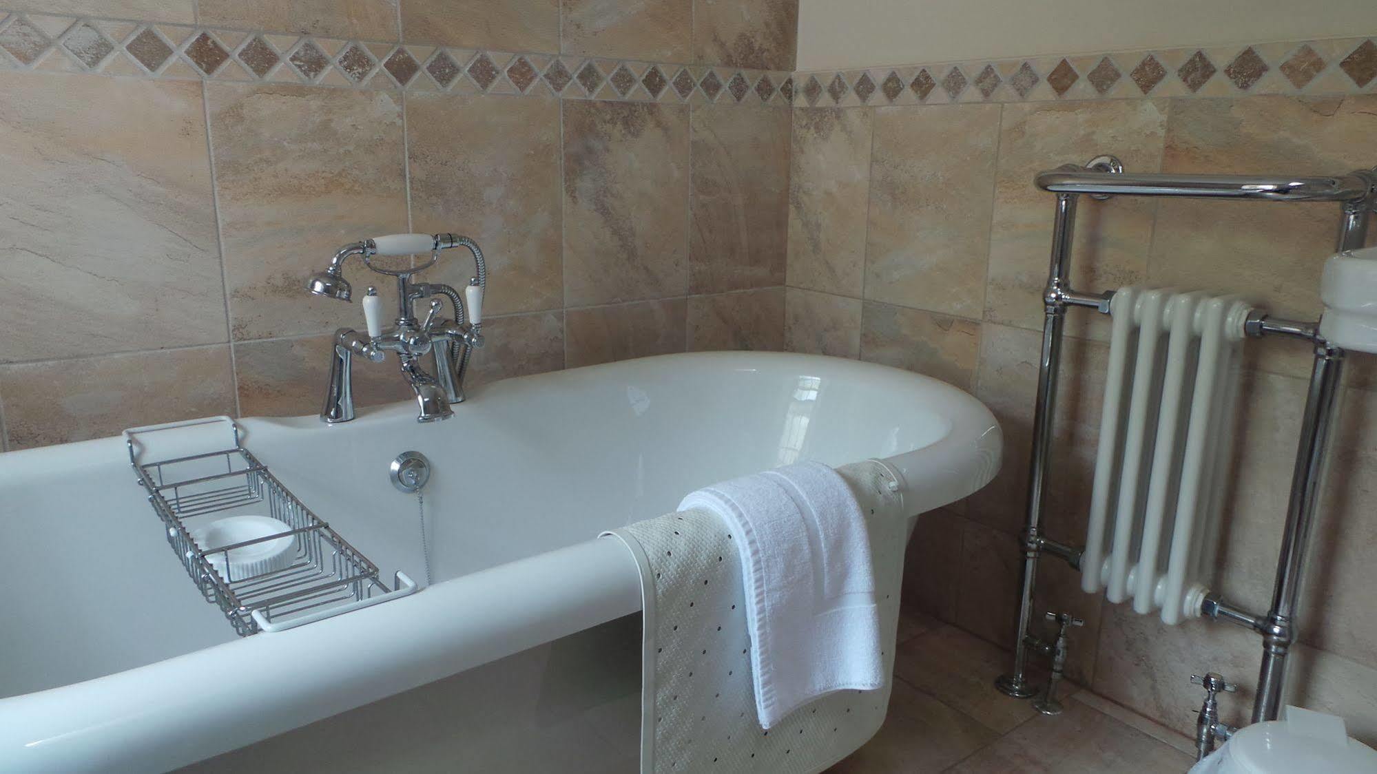 Comelybank Guesthouse Крийф Екстериор снимка