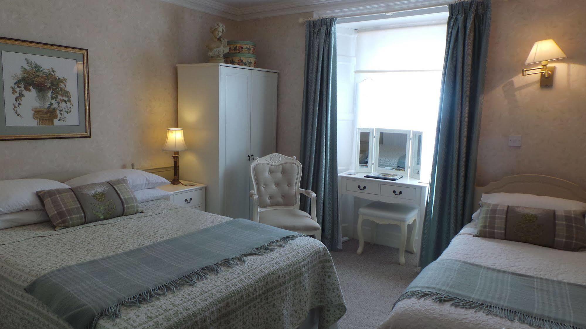 Comelybank Guesthouse Крийф Екстериор снимка