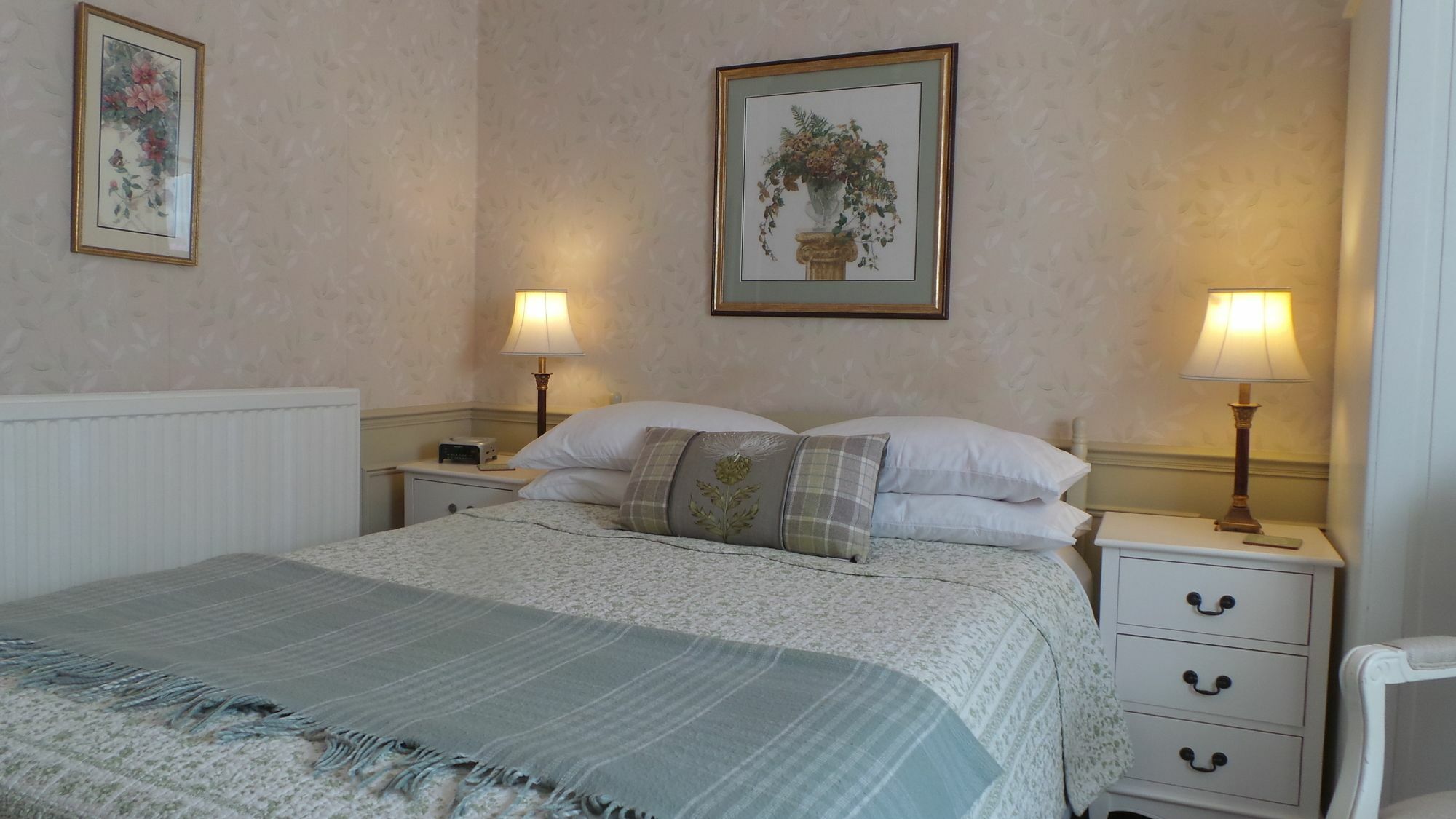 Comelybank Guesthouse Крийф Екстериор снимка